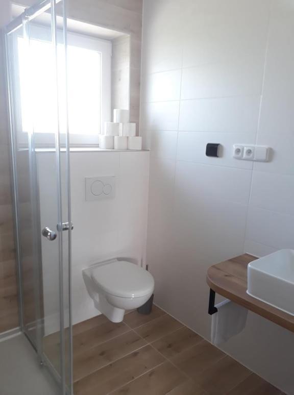 Apartmanovy Dum Na Kolonade Леднице Экстерьер фото