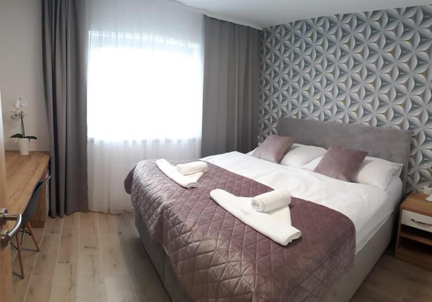 Apartmanovy Dum Na Kolonade Леднице Экстерьер фото