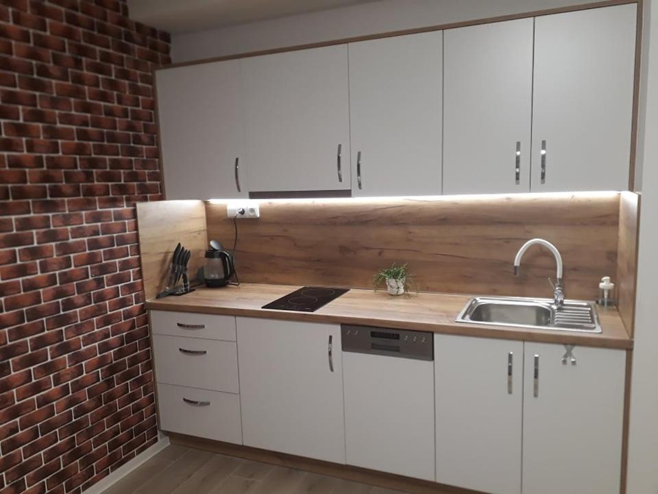 Apartmanovy Dum Na Kolonade Леднице Экстерьер фото