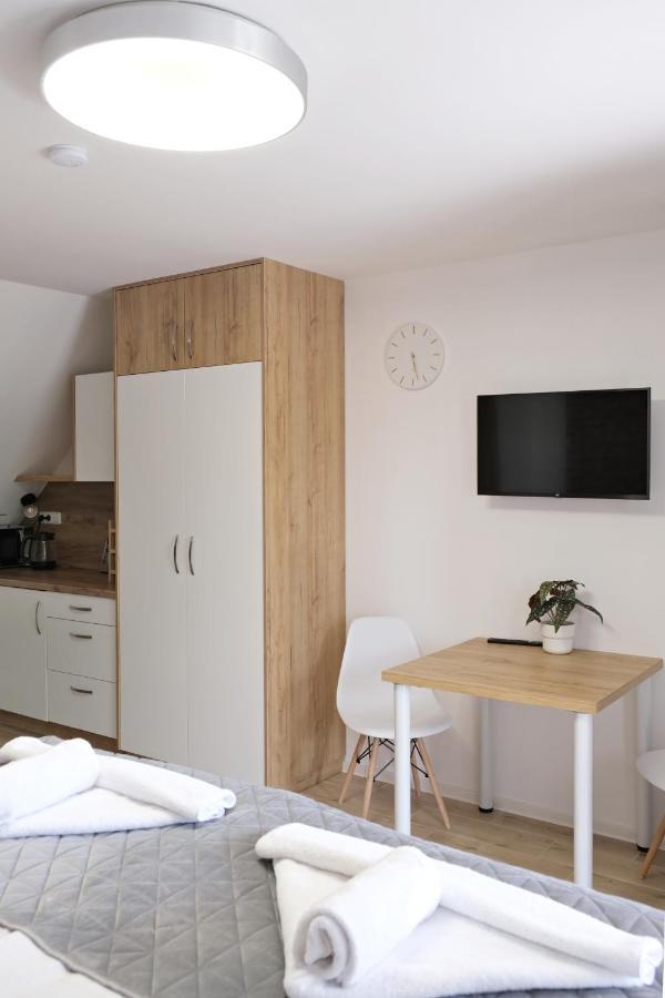 Apartmanovy Dum Na Kolonade Леднице Экстерьер фото