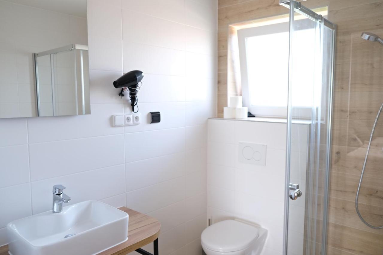 Apartmanovy Dum Na Kolonade Леднице Экстерьер фото